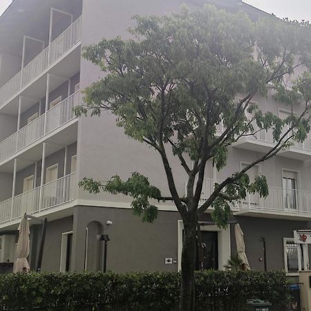 Hotel Villa Platani Riccione Zewnętrze zdjęcie