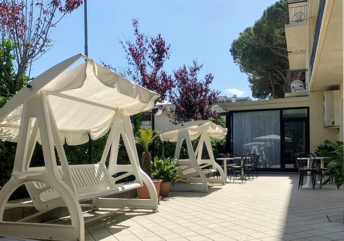 Hotel Villa Platani Riccione Zewnętrze zdjęcie