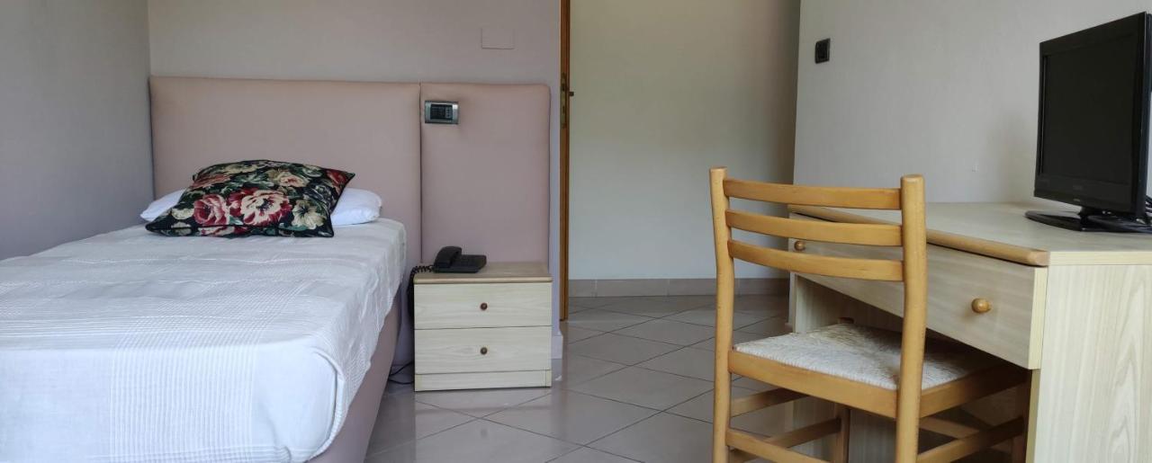 Hotel Villa Platani Riccione Zewnętrze zdjęcie